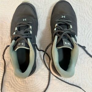 PRELOVED Womens Under Armour Charcoal and Mint Sneakers